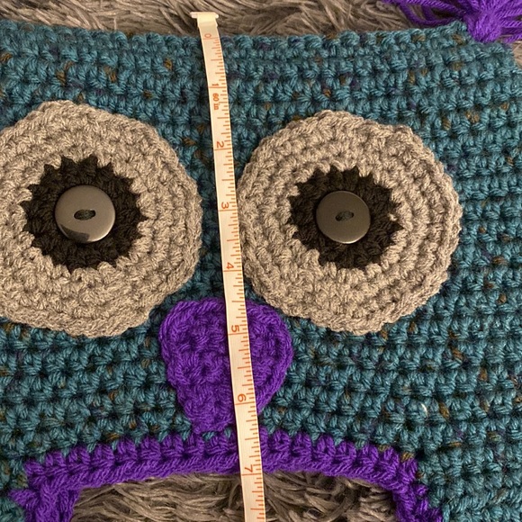 Owl Hat -crocheted - Picture 6 of 8